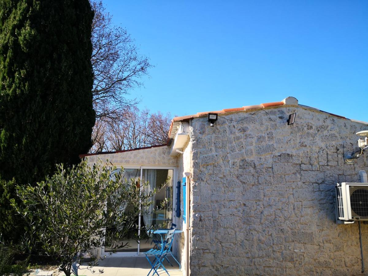 La Petite Maison De Lingling Mornas Exterior photo